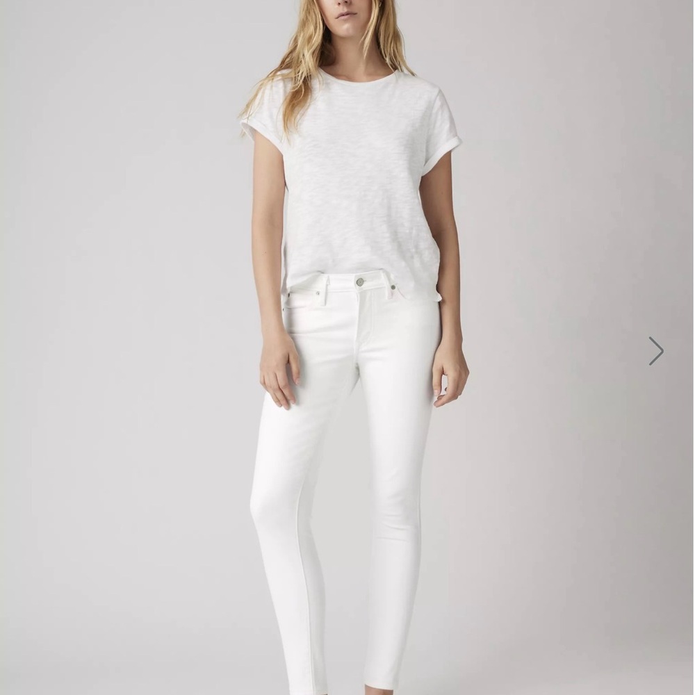 Levi's 711 Women’s Classic White Skinny Jeans 29